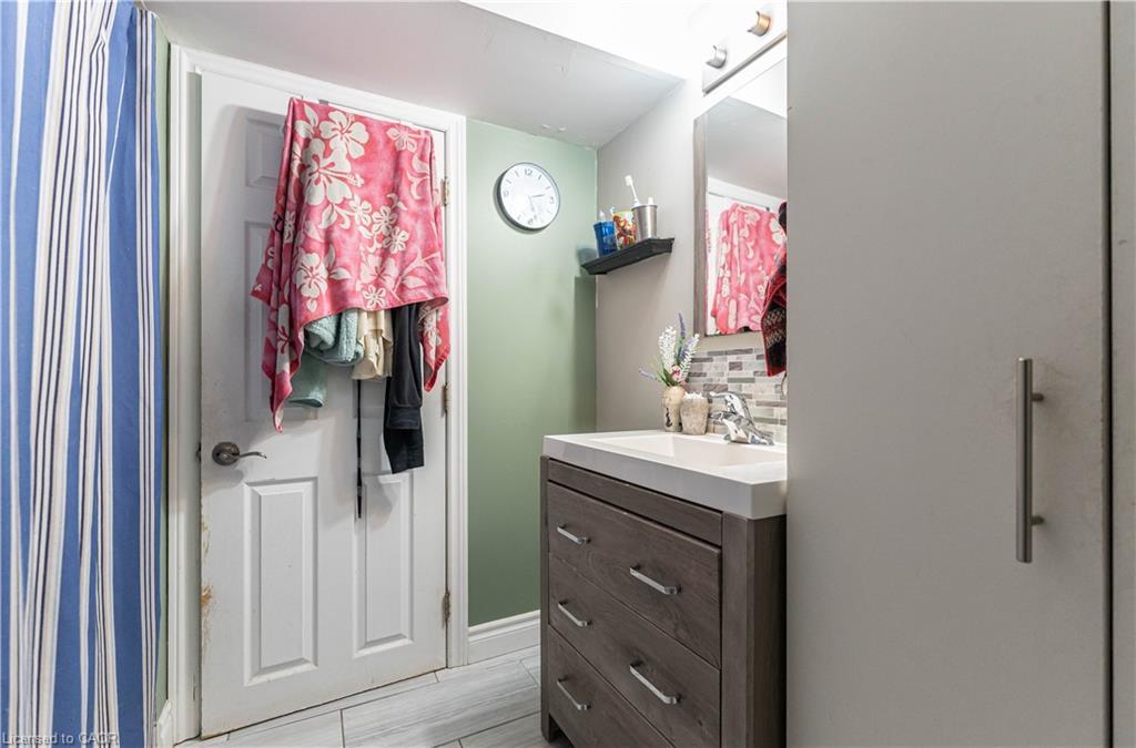 2-185 Bellingham Drive, Hamilton, ON - Indoor Photo Showing Bathroom