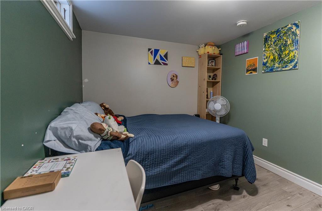 2-185 Bellingham Drive, Hamilton, ON - Indoor Photo Showing Bedroom