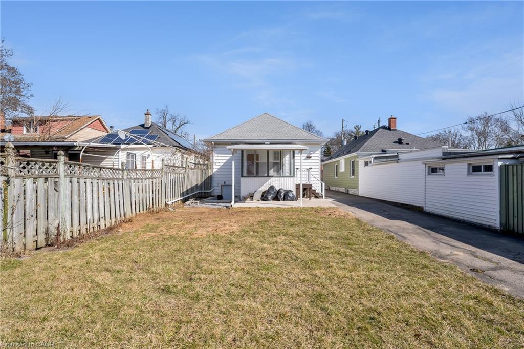 2-229 Geneva Street, St. Catharines, ON - Outdoor