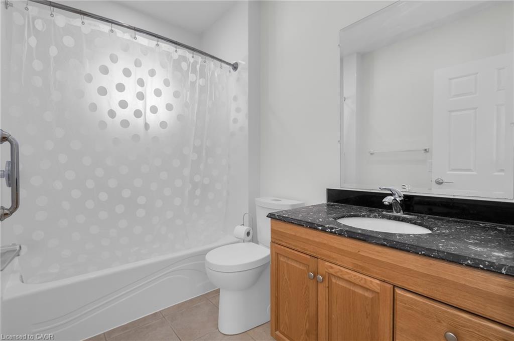 2-229 Geneva Street, St. Catharines, ON - Indoor Photo Showing Bathroom