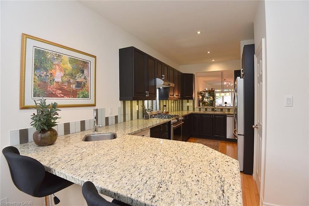 35 Riding Park Place, Dundas, ON - Indoor Photo Showing Other Room