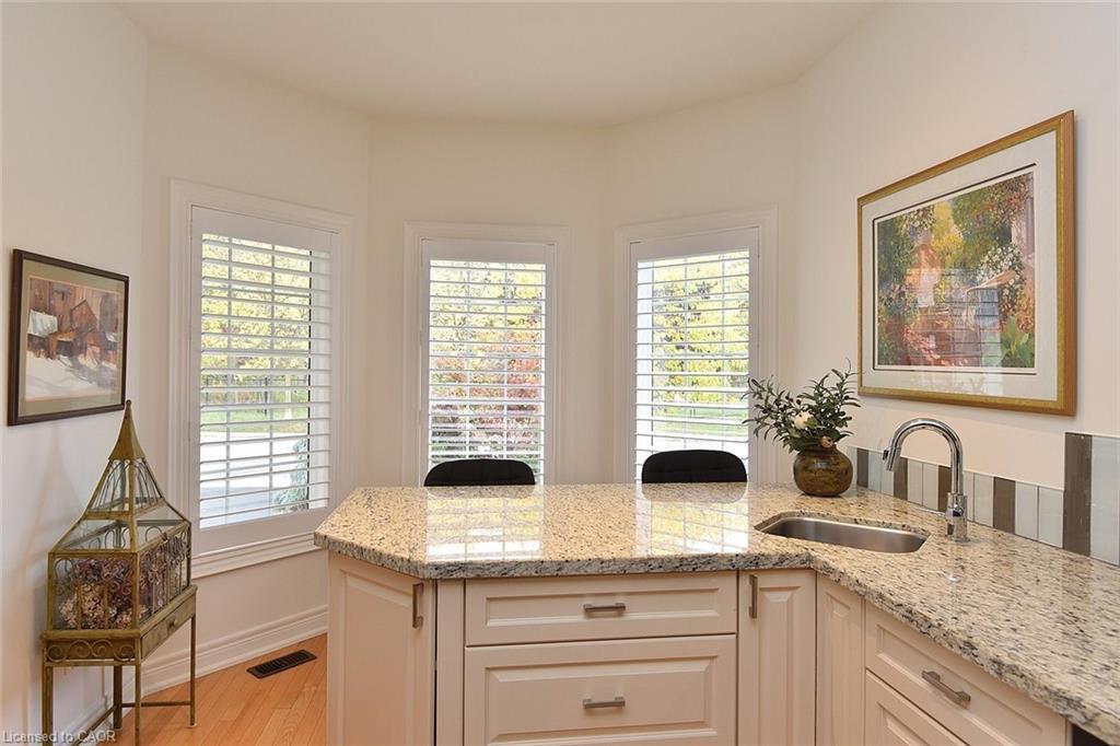 35 Riding Park Place, Dundas, ON - Indoor Photo Showing Other Room