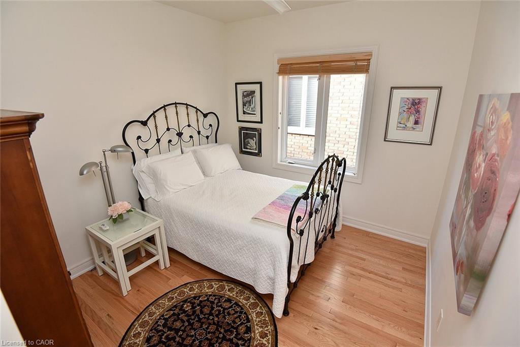 35 Riding Park Place, Dundas, ON - Indoor Photo Showing Bedroom