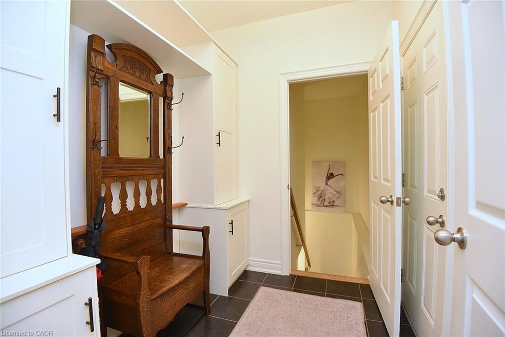 35 Riding Park Place, Dundas, ON - Indoor Photo Showing Other Room