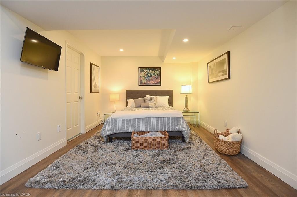 35 Riding Park Place, Dundas, ON - Indoor Photo Showing Other Room