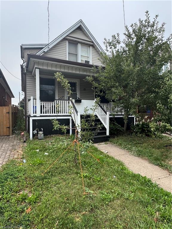 82 Cambridge Avenue, Hamilton, ON - Outdoor With Deck Patio Veranda