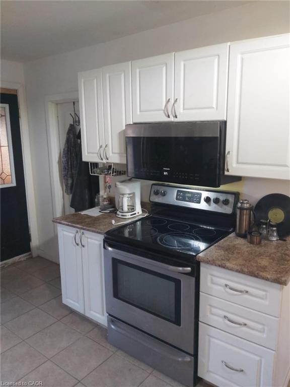 82 Cambridge Avenue, Hamilton, ON - Indoor Photo Showing Kitchen