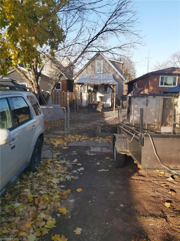 82 Cambridge Avenue, Hamilton, ON - Outdoor