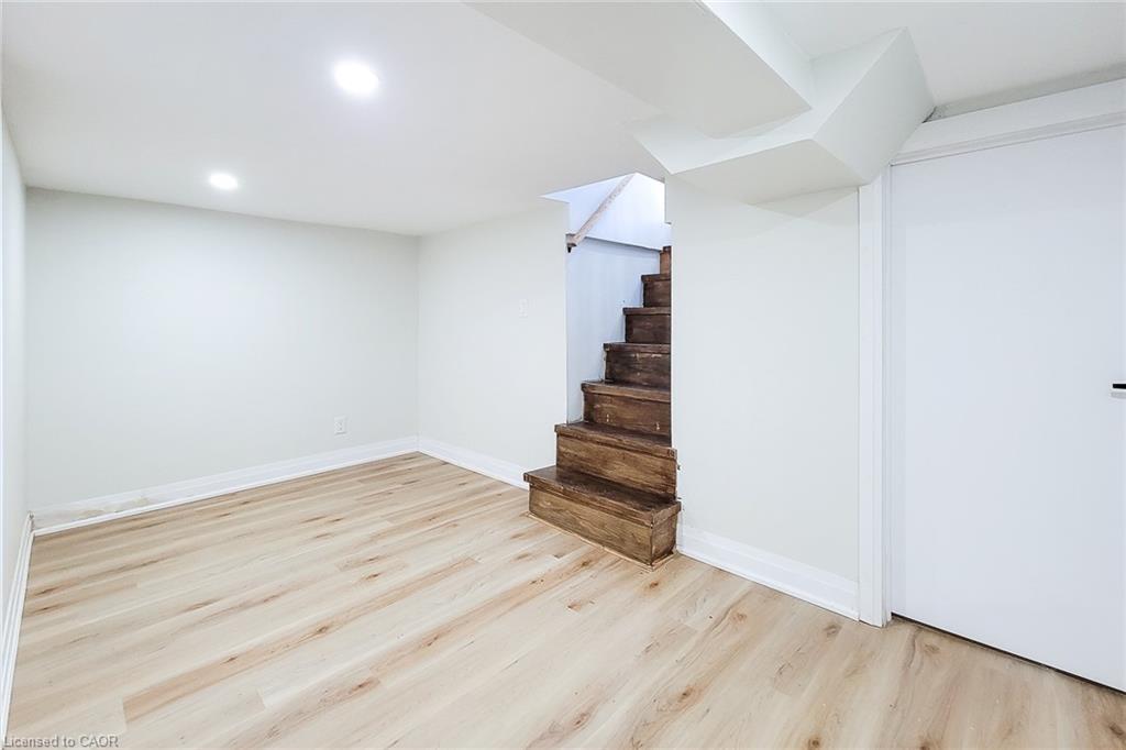 51 West Avenue N, Hamilton, ON - Indoor Photo Showing Other Room