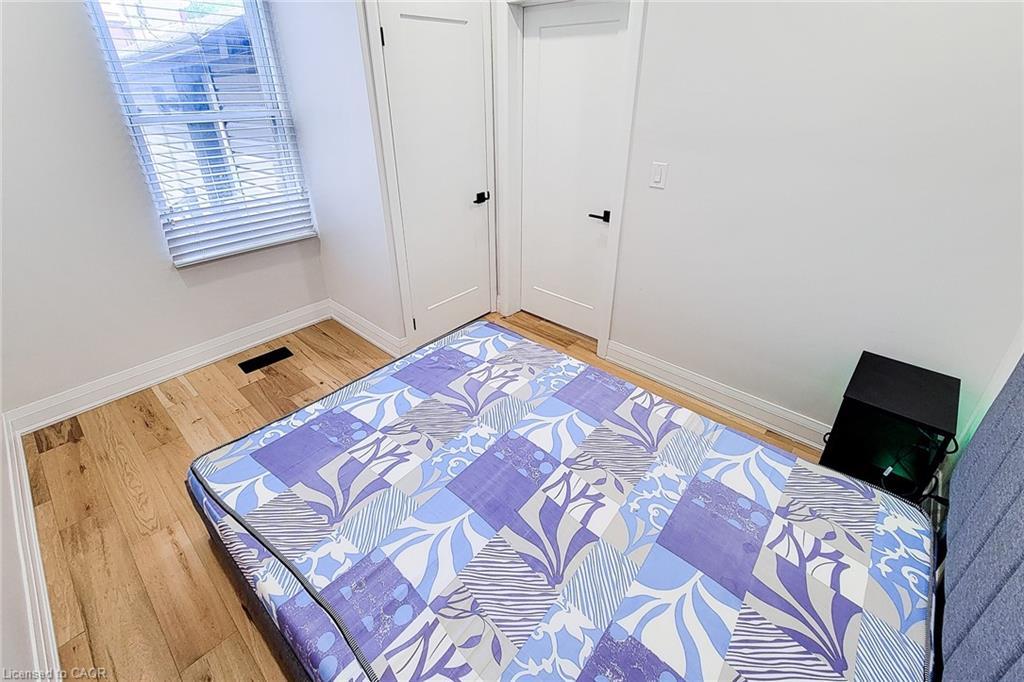 51 West Avenue N, Hamilton, ON - Indoor Photo Showing Bedroom
