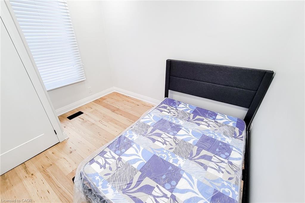 51 West Avenue N, Hamilton, ON - Indoor Photo Showing Bedroom