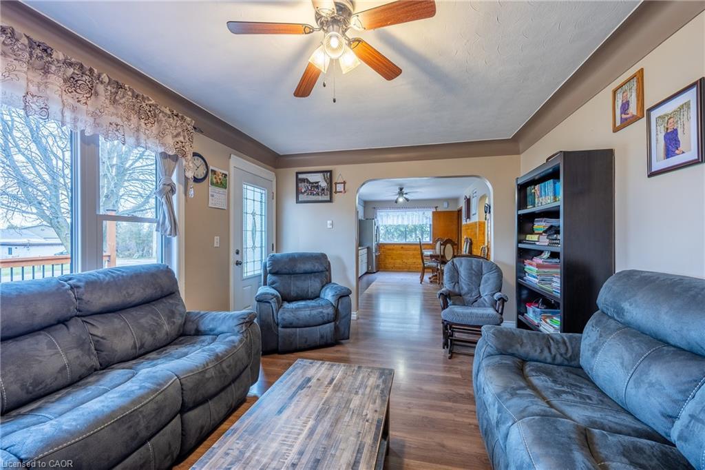 260 5Th Concession Rd Enr, Langton, ON - Indoor Photo Showing Living Room