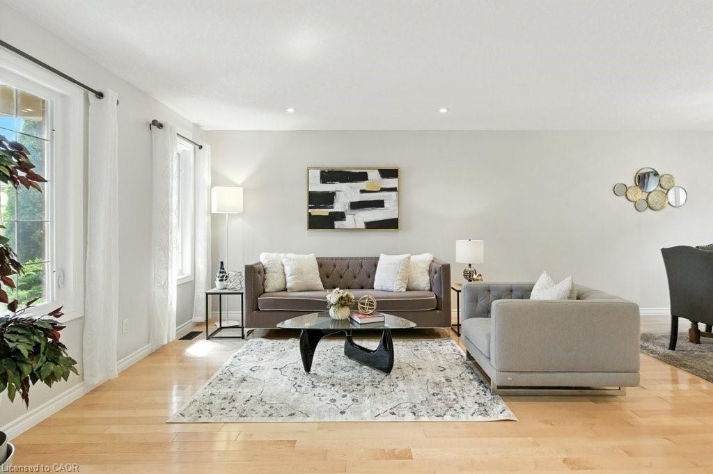 120 Spencer Drive, Elora, ON - Indoor Photo Showing Living Room