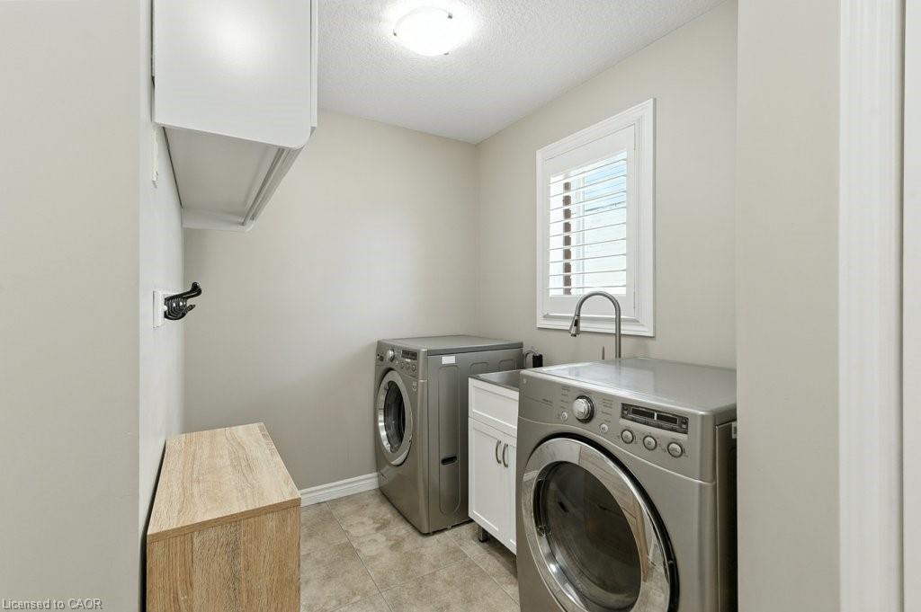120 Spencer Drive, Elora, ON - Indoor Photo Showing Laundry Room