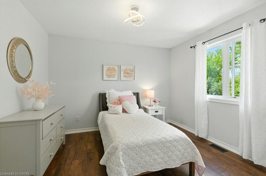 120 Spencer Drive, Elora, ON - Indoor Photo Showing Bedroom