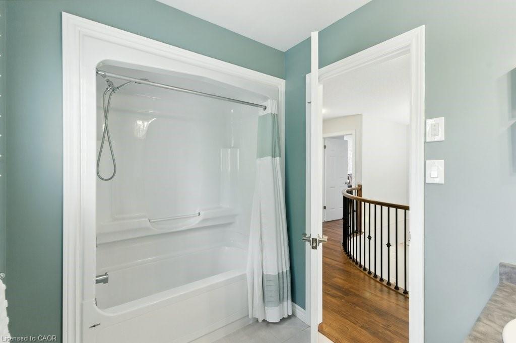 120 Spencer Drive, Elora, ON - Indoor Photo Showing Bathroom