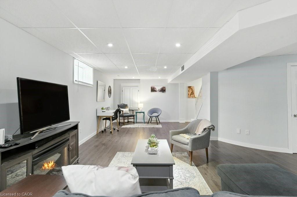 120 Spencer Drive, Elora, ON - Indoor Photo Showing Living Room