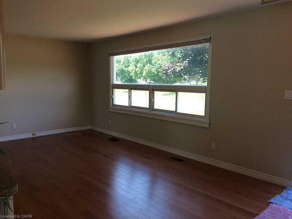 2232 Queensway Street, Burlington, ON - Indoor Photo Showing Other Room
