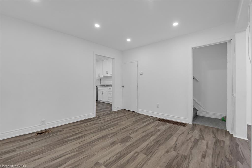 143 Ferrie Street E, Hamilton, ON - Indoor Photo Showing Other Room