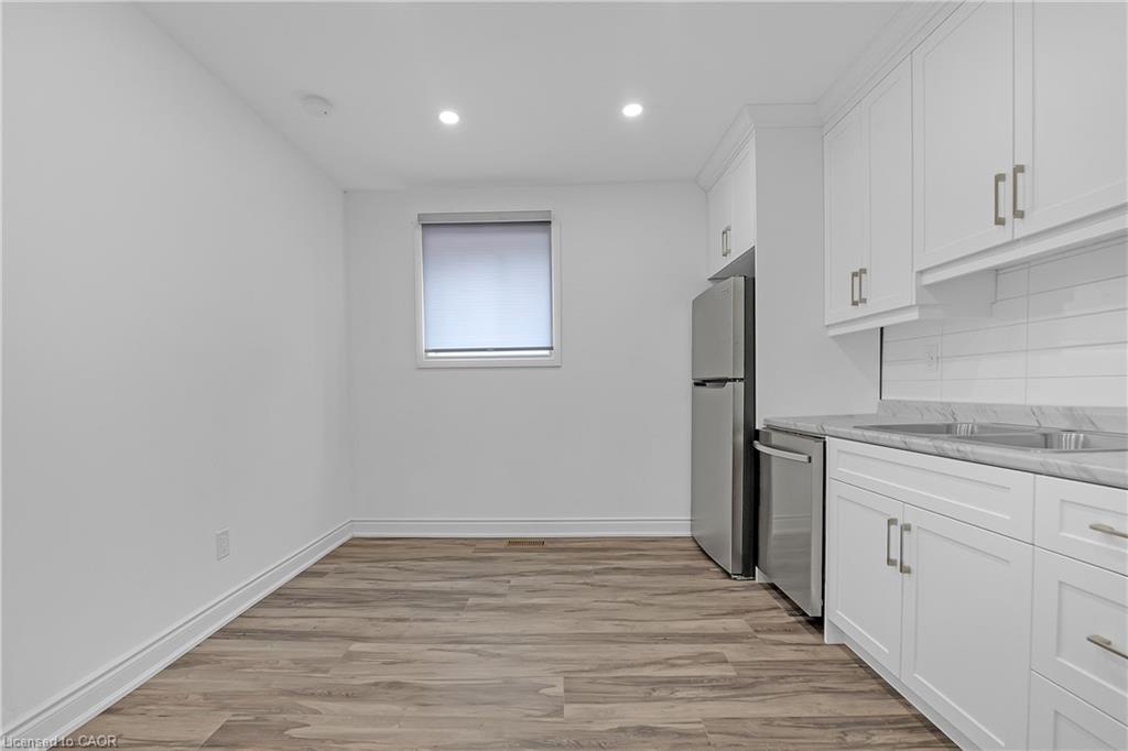 143 Ferrie Street E, Hamilton, ON - Indoor Photo Showing Kitchen