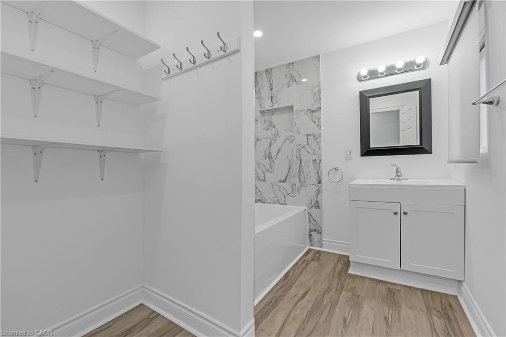 143 Ferrie Street E, Hamilton, ON - Indoor Photo Showing Other Room