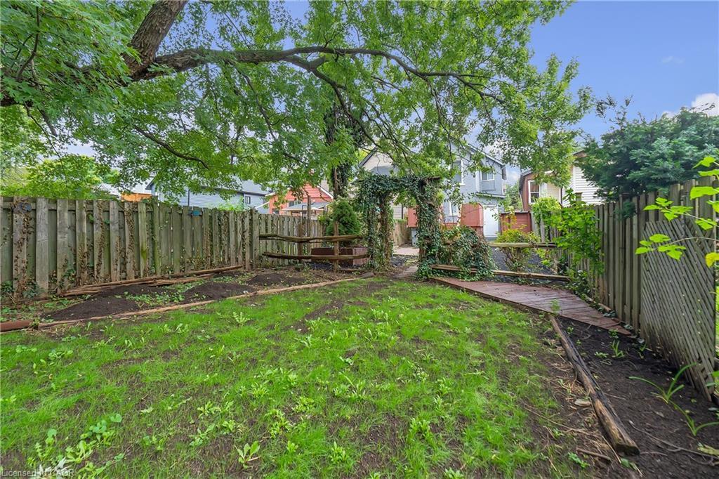 143 Ferrie Street E, Hamilton, ON - Outdoor With Backyard