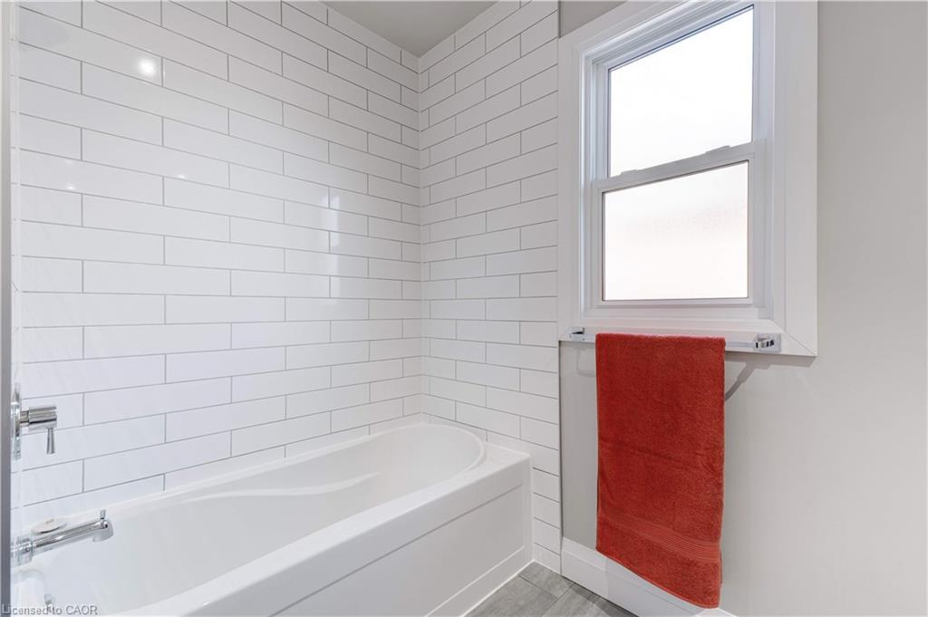 97 Knyvet Avenue, Hamilton, ON - Indoor Photo Showing Bathroom