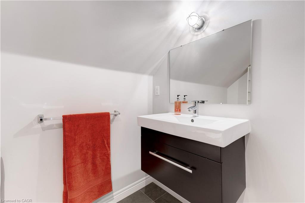 97 Knyvet Avenue, Hamilton, ON - Indoor Photo Showing Bathroom