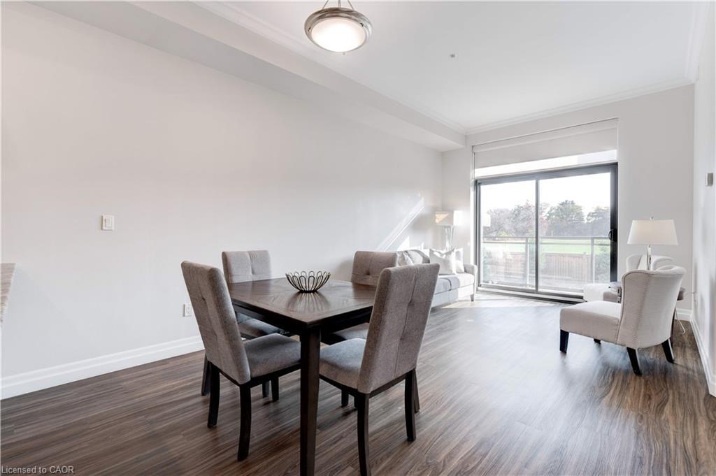 106-3290 New Street, Burlington, ON - Indoor Photo Showing Dining Room