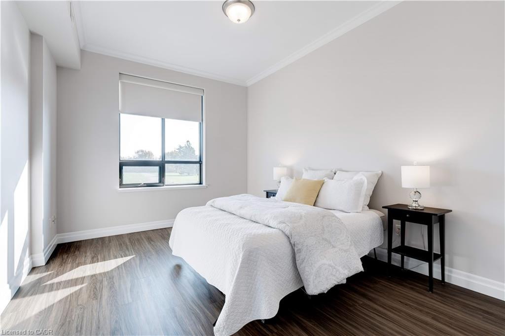 106-3290 New Street, Burlington, ON - Indoor Photo Showing Bedroom