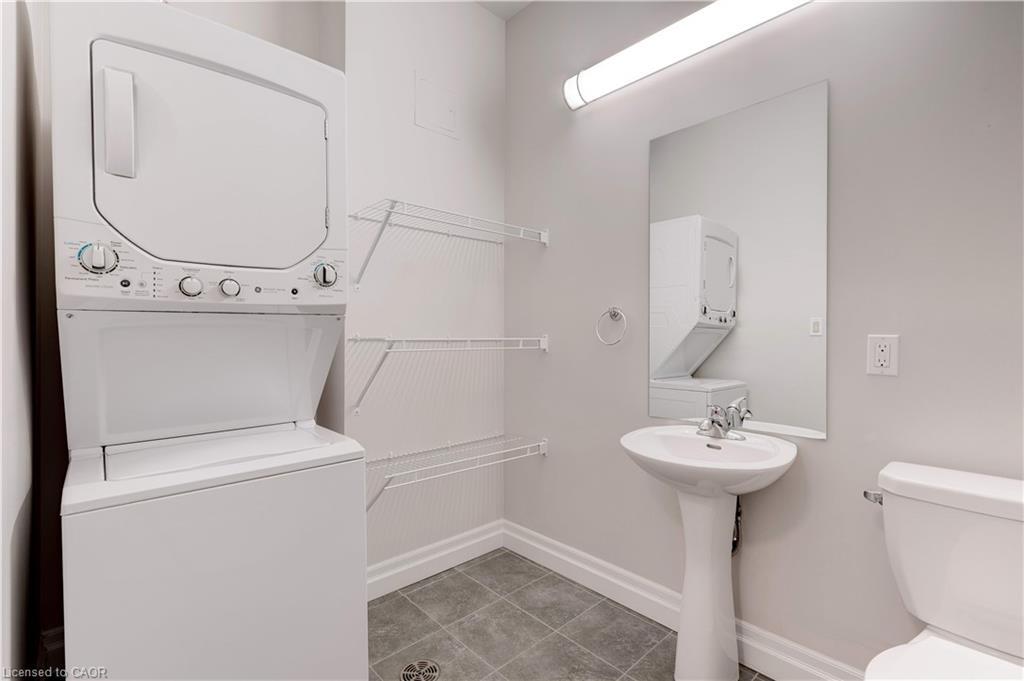 106-3290 New Street, Burlington, ON - Indoor