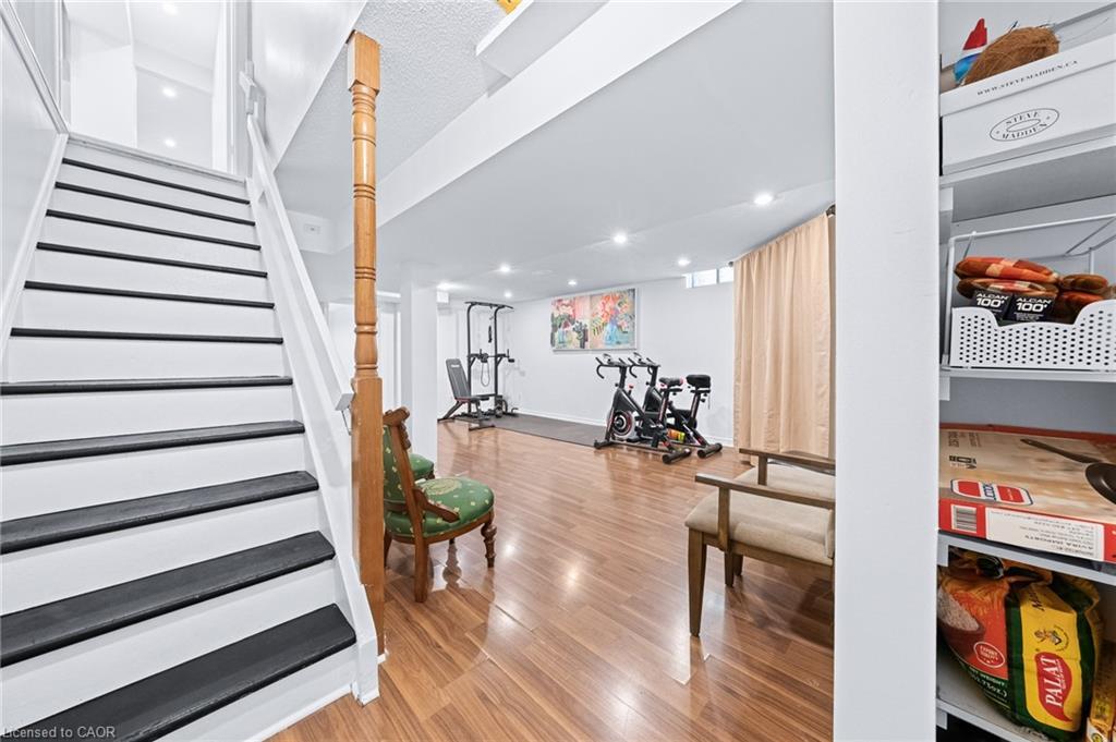 46 Novoco Drive, Hamilton, ON - Indoor Photo Showing Other Room