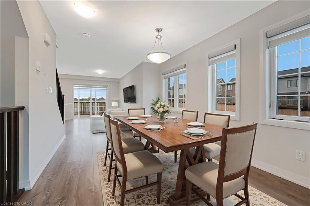 110 Ian Ormston Drive, Kitchener, ON - Indoor Photo Showing Dining Room
