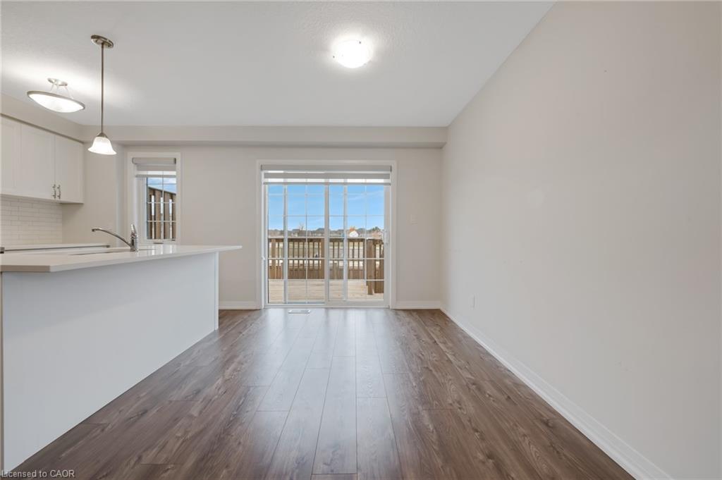110 Ian Ormston Drive, Kitchener, ON - Indoor Photo Showing Kitchen