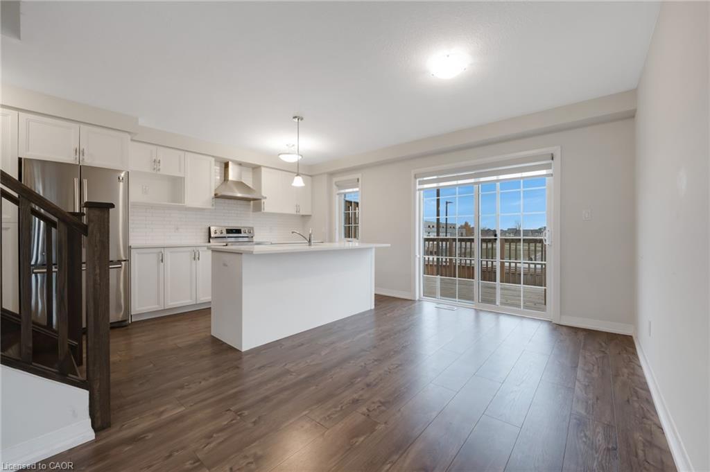 110 Ian Ormston Drive, Kitchener, ON - Indoor Photo Showing Kitchen