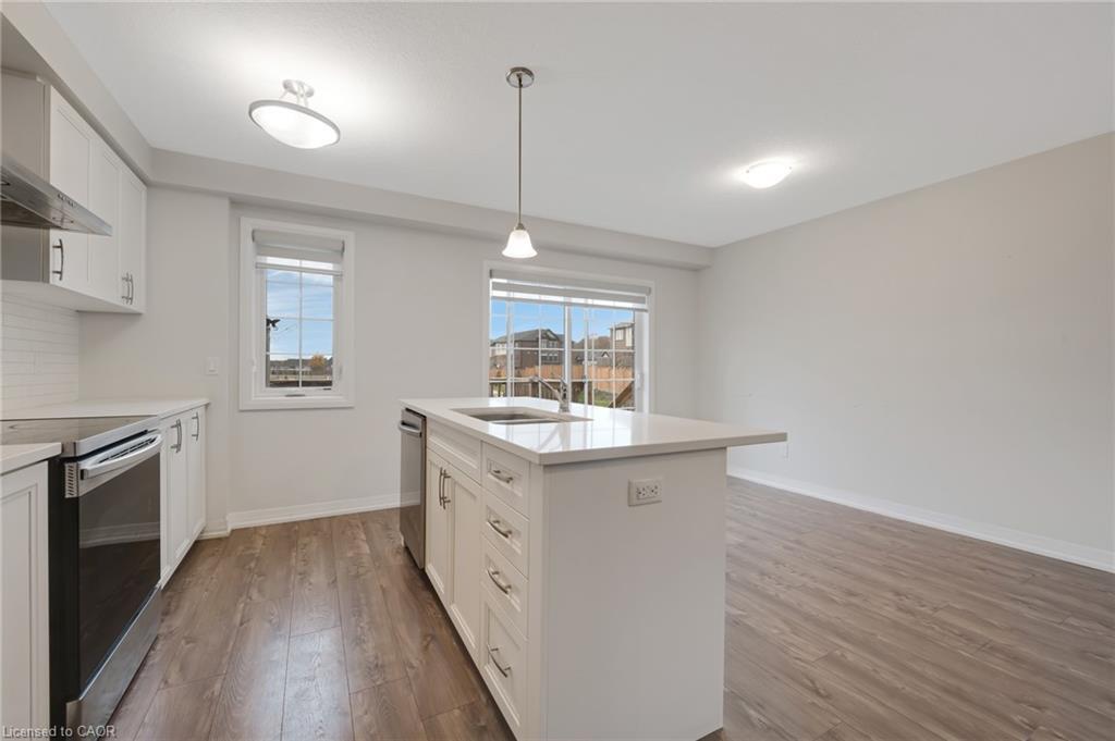 110 Ian Ormston Drive, Kitchener, ON - Indoor Photo Showing Kitchen