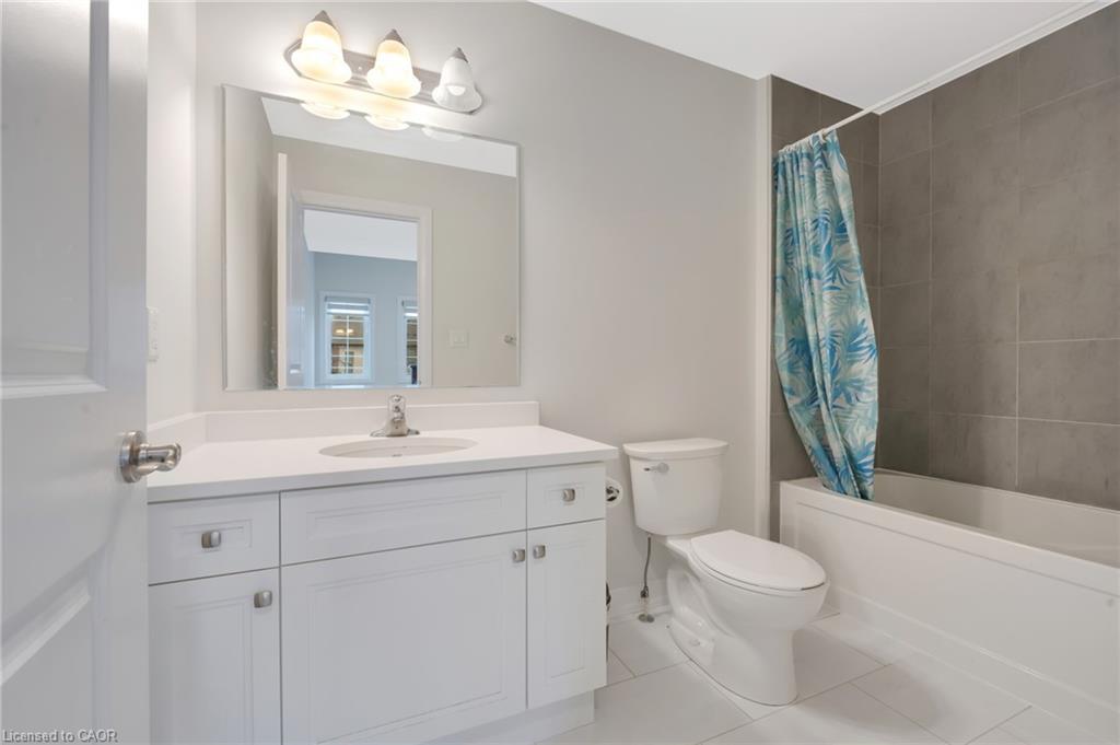 110 Ian Ormston Drive, Kitchener, ON - Indoor Photo Showing Bathroom