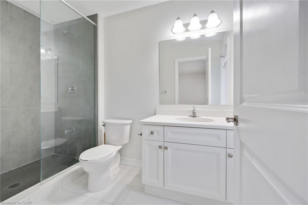 110 Ian Ormston Drive, Kitchener, ON - Indoor Photo Showing Bathroom