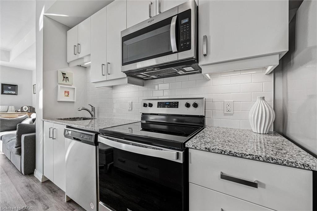 416-108 Garment Street, Kitchener, ON - Indoor Photo Showing Kitchen With Stainless Steel Kitchen With Upgraded Kitchen