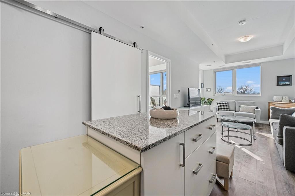 416-108 Garment Street, Kitchener, ON - Indoor Photo Showing Kitchen