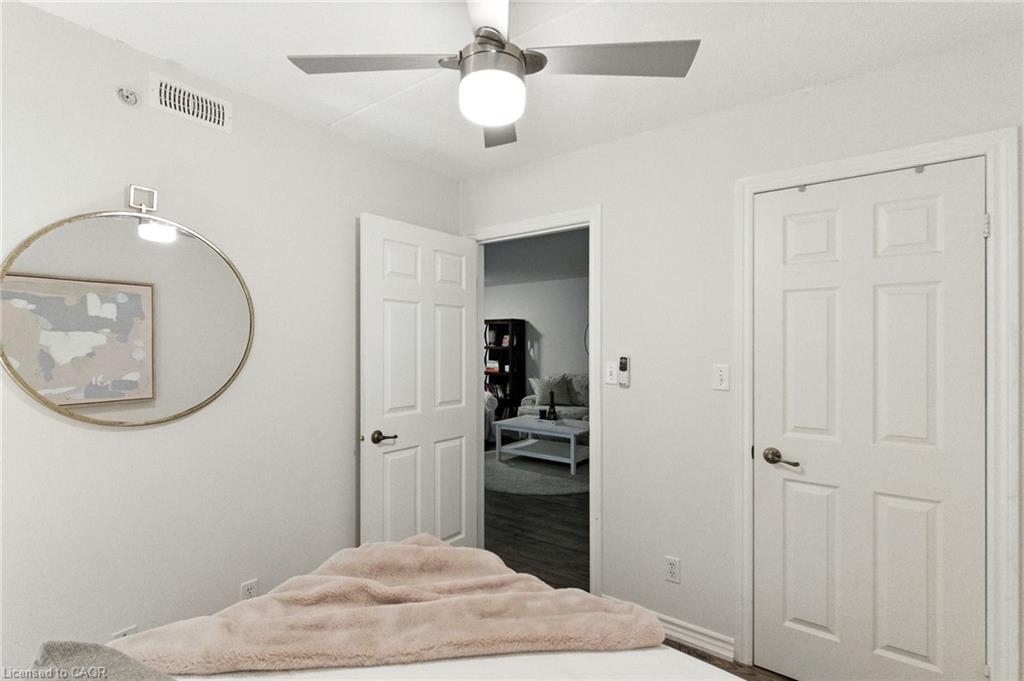 305-1490 Bishops Gate, Oakville, ON - Indoor Photo Showing Bedroom