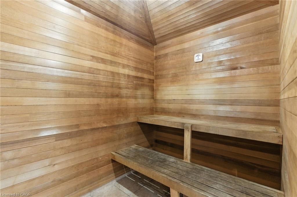 305-1490 Bishops Gate, Oakville, ON - Indoor Photo Showing Other Room