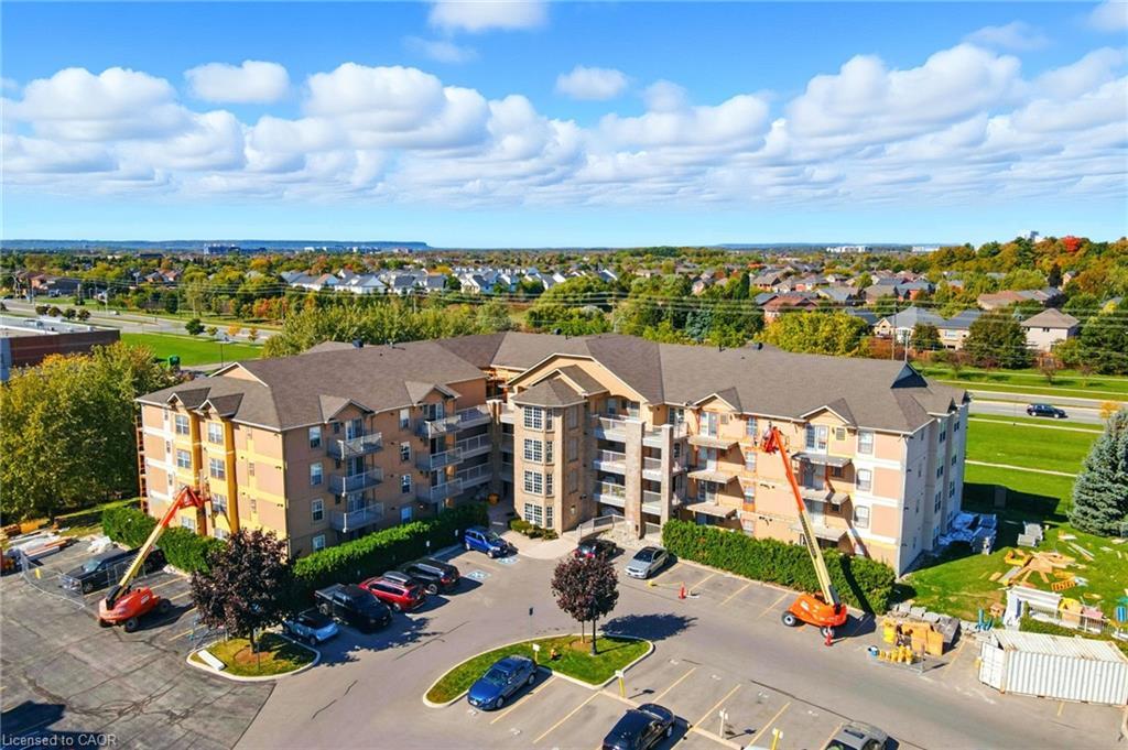 305-1490 Bishops Gate, Oakville, ON - Outdoor With View