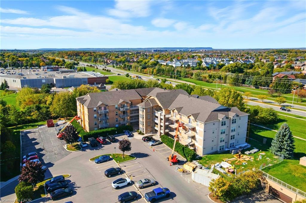 305-1490 Bishops Gate, Oakville, ON - Outdoor With View