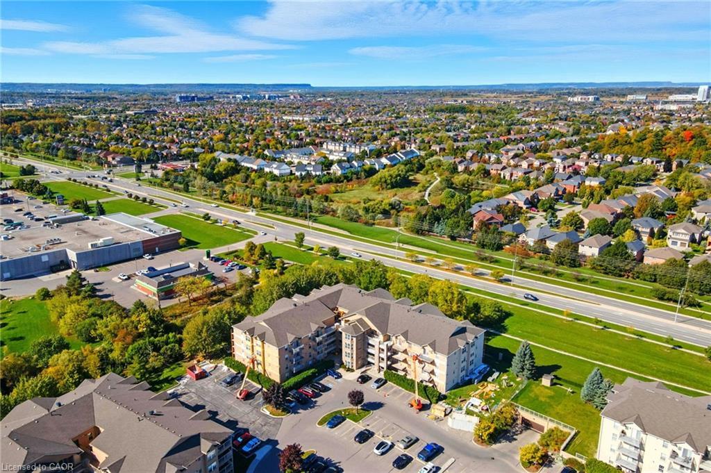 305-1490 Bishops Gate, Oakville, ON - Outdoor With View