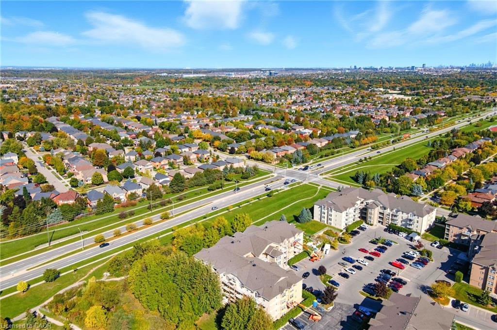 305-1490 Bishops Gate, Oakville, ON - Outdoor With View