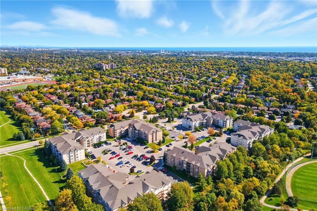 305-1490 Bishops Gate, Oakville, ON - Outdoor With View
