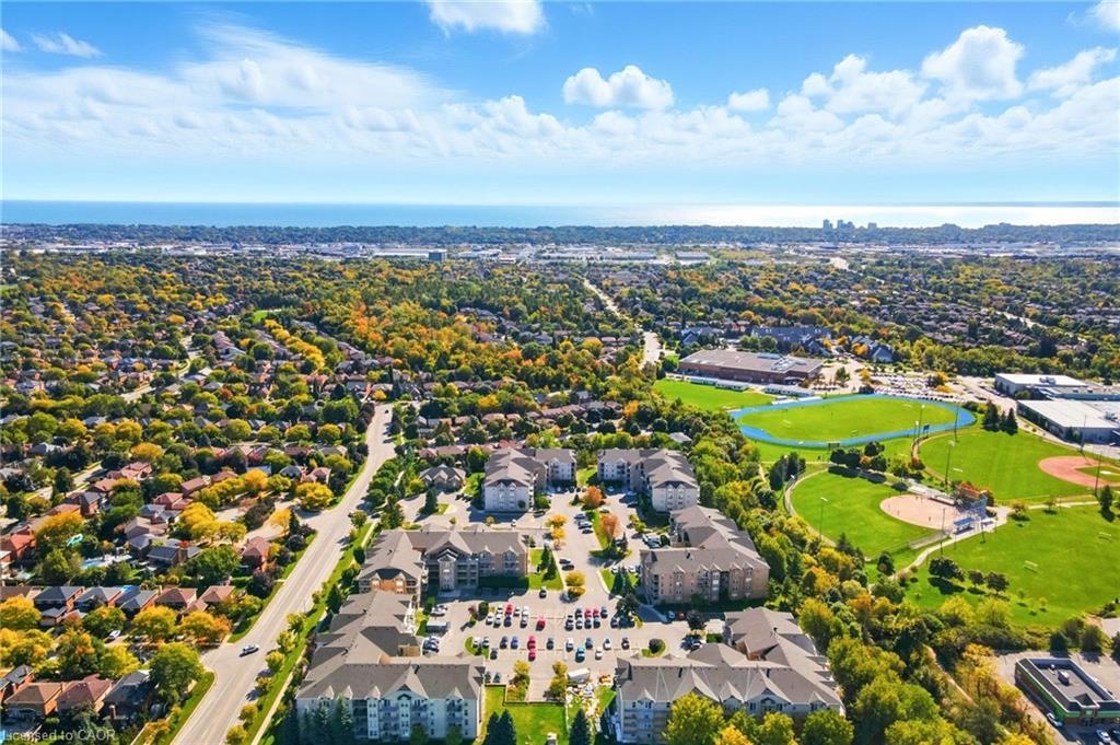 305-1490 Bishops Gate, Oakville, ON - Outdoor With View