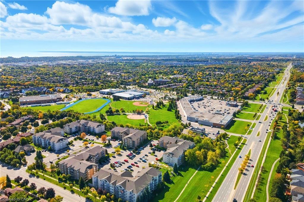 305-1490 Bishops Gate, Oakville, ON - Outdoor With View