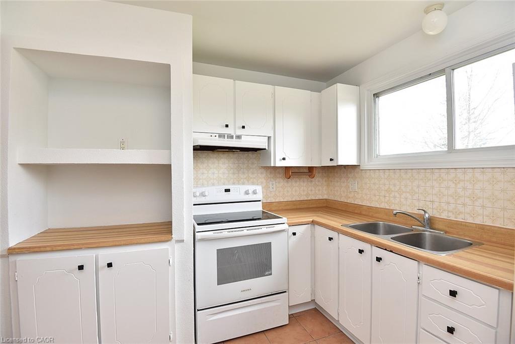 30A-1564 Garth Street, Hamilton, ON - Indoor Photo Showing Kitchen With Double Sink